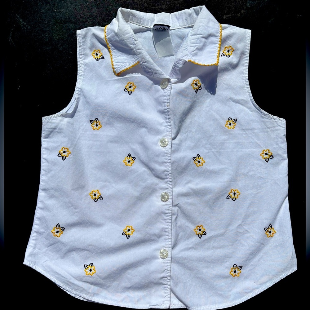 Vintage 1990s flower embroidered tank